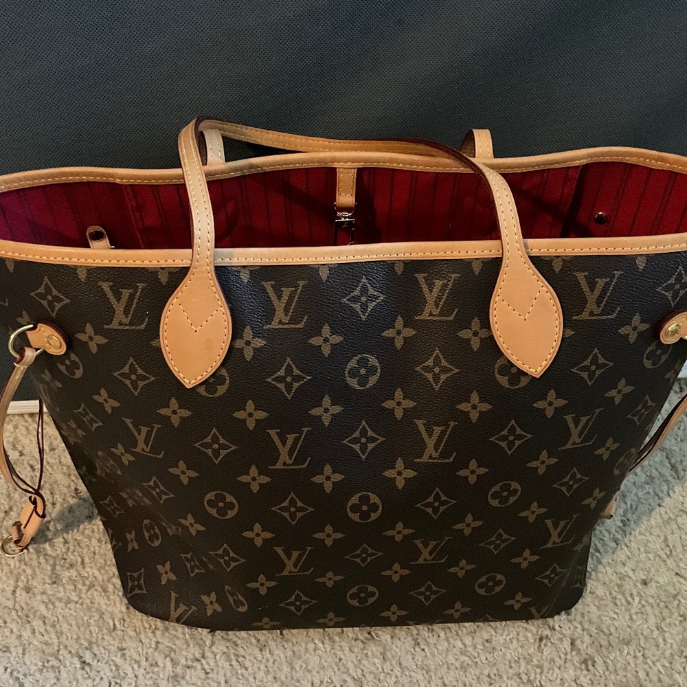 Louis Vuitton Neverfull Monogram Tote/Purse